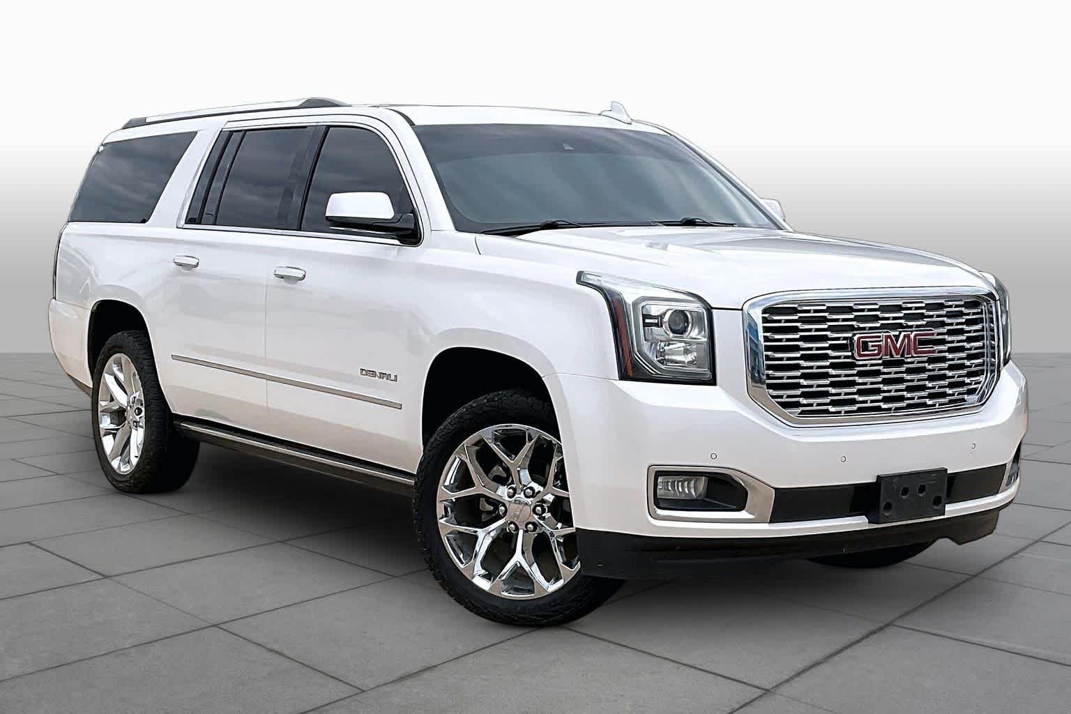 Used 2018 WHITE FROST TRICOAT GMC Denali image 3