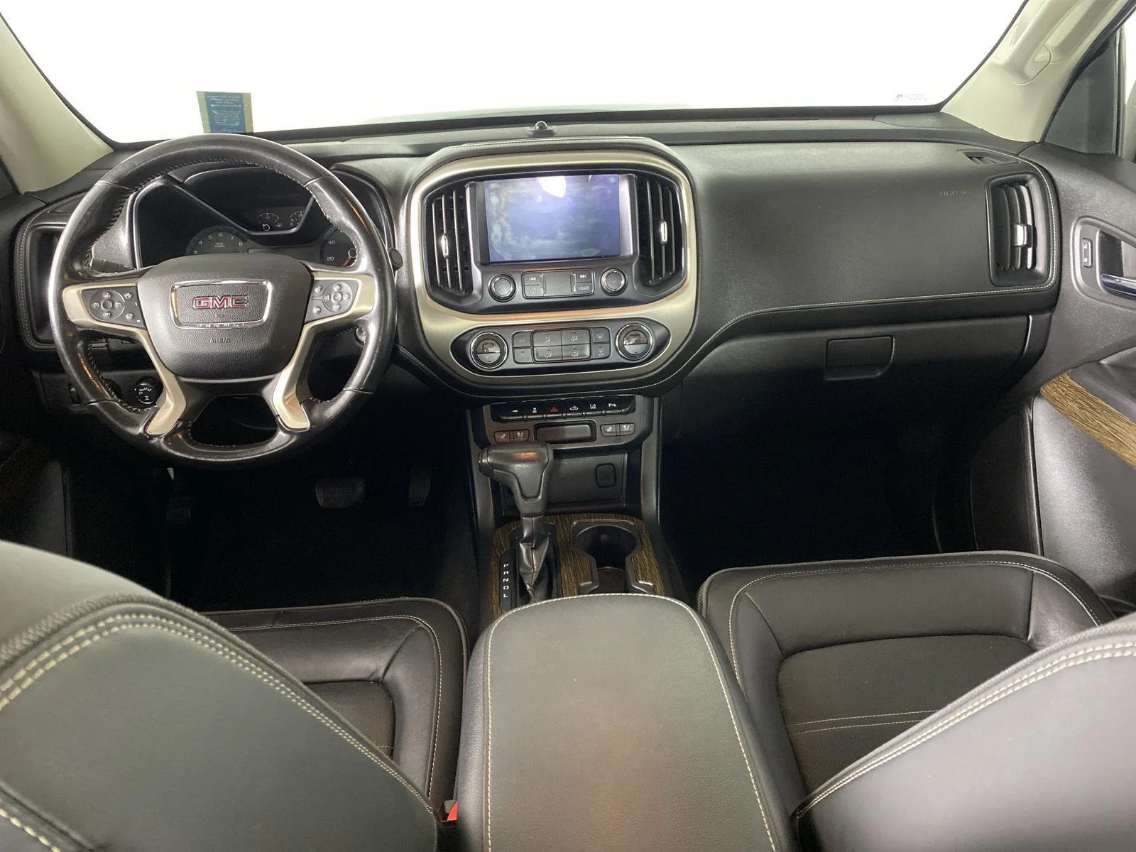 Used 2019 Onyx Black GMC 4WD Denali image 26