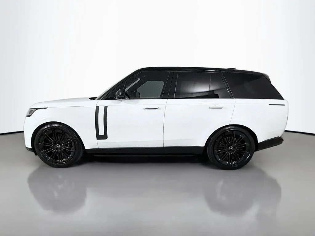 Used 2025 White Land Rover SE image 8