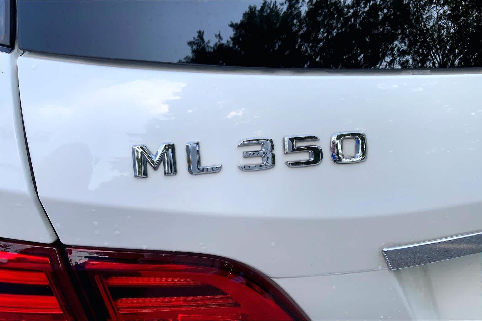 Used 2015 designo Diamond White Metallic Mercedes-Benz ML 350 image 10