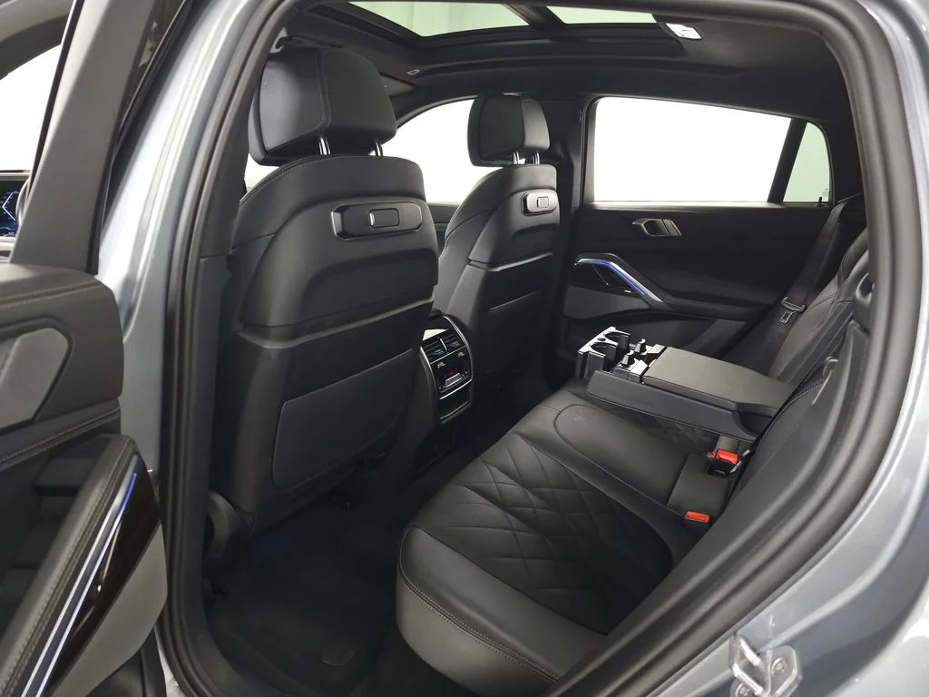 Used 2025 Gray BMW xDrive40i image 40