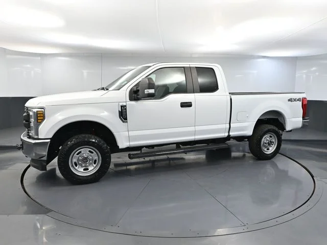 Used 2019 White Ford XL image 11