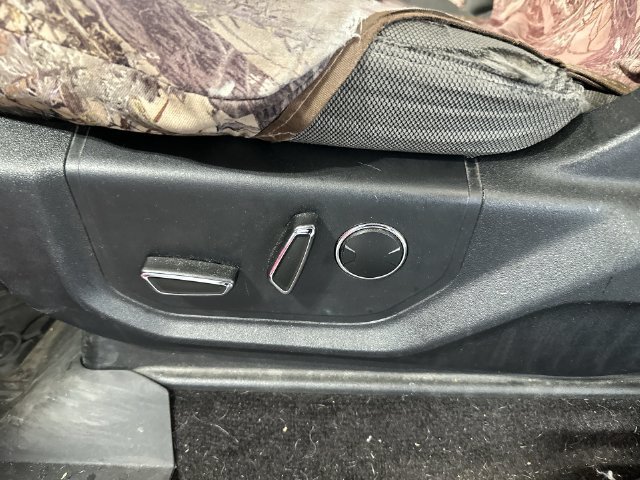 Used 2016 Ruby Red Ford XLT image 18