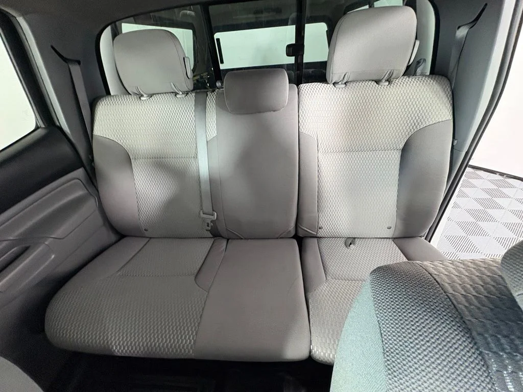 Used 2014 White Toyota Base image 6