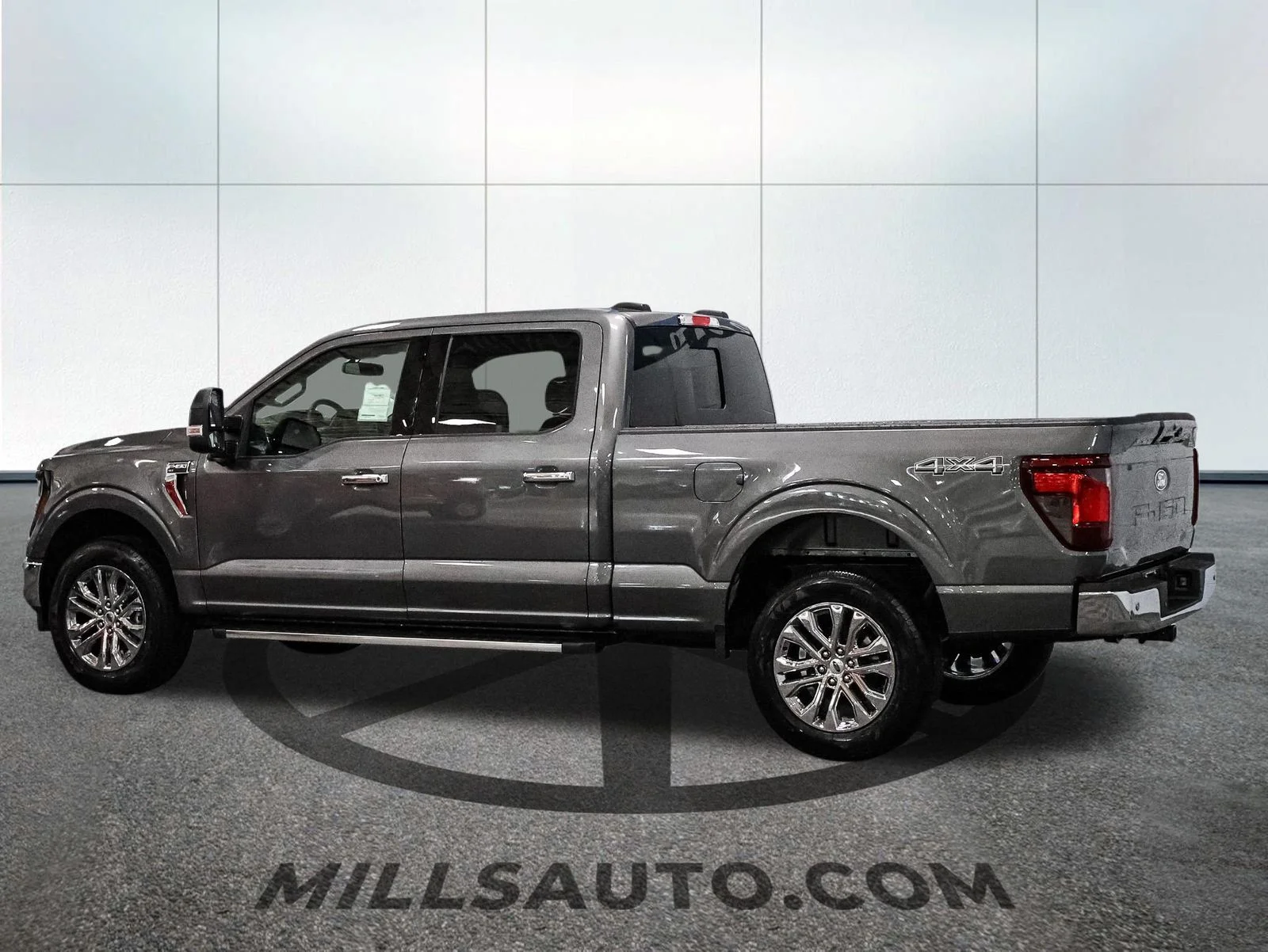 New 2026 Carbonized Gray Metallic Ford XLT image 4