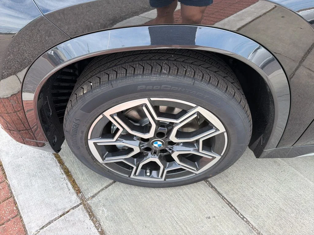 Used 2026 Black BMW xDrive28i image 9