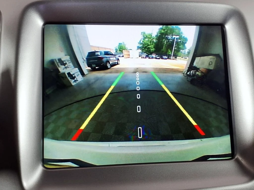 Used 2018 White Clearcoat Jeep Latitude image 16