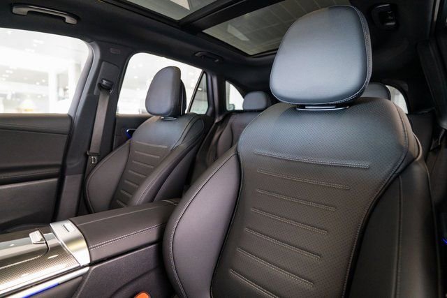 New 2026 MANUFAKTUR exclusive graphite grey magno Mercedes-Benz GLC 300 image 37