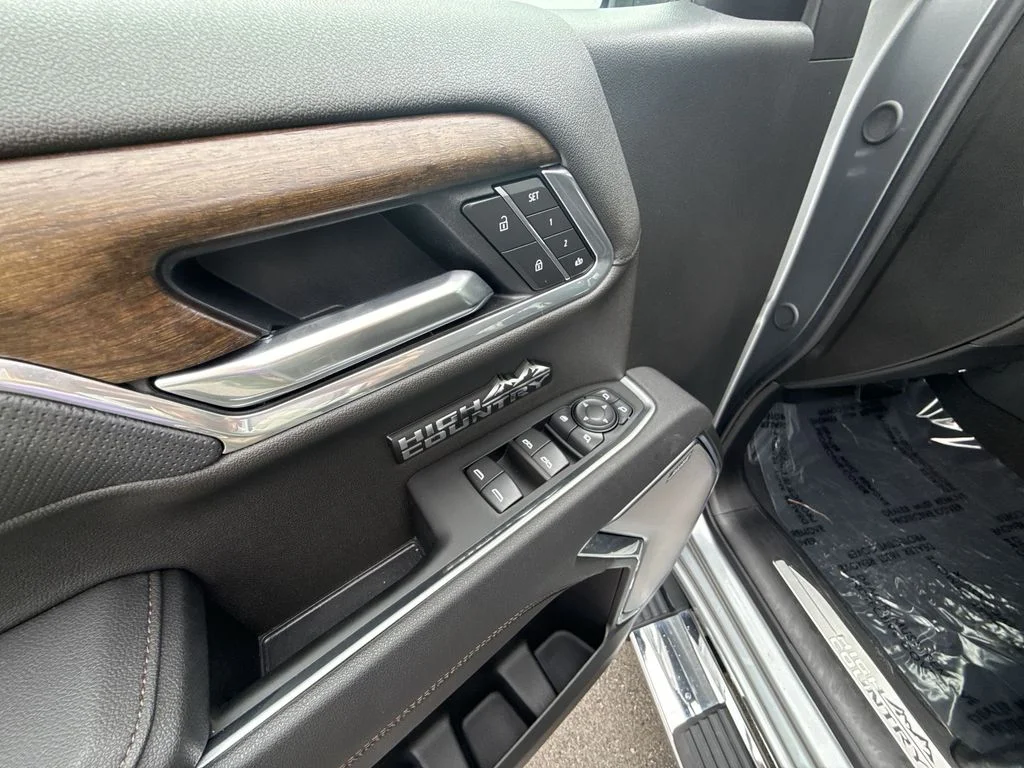 Used 2025 Gray Chevrolet High Country image 13