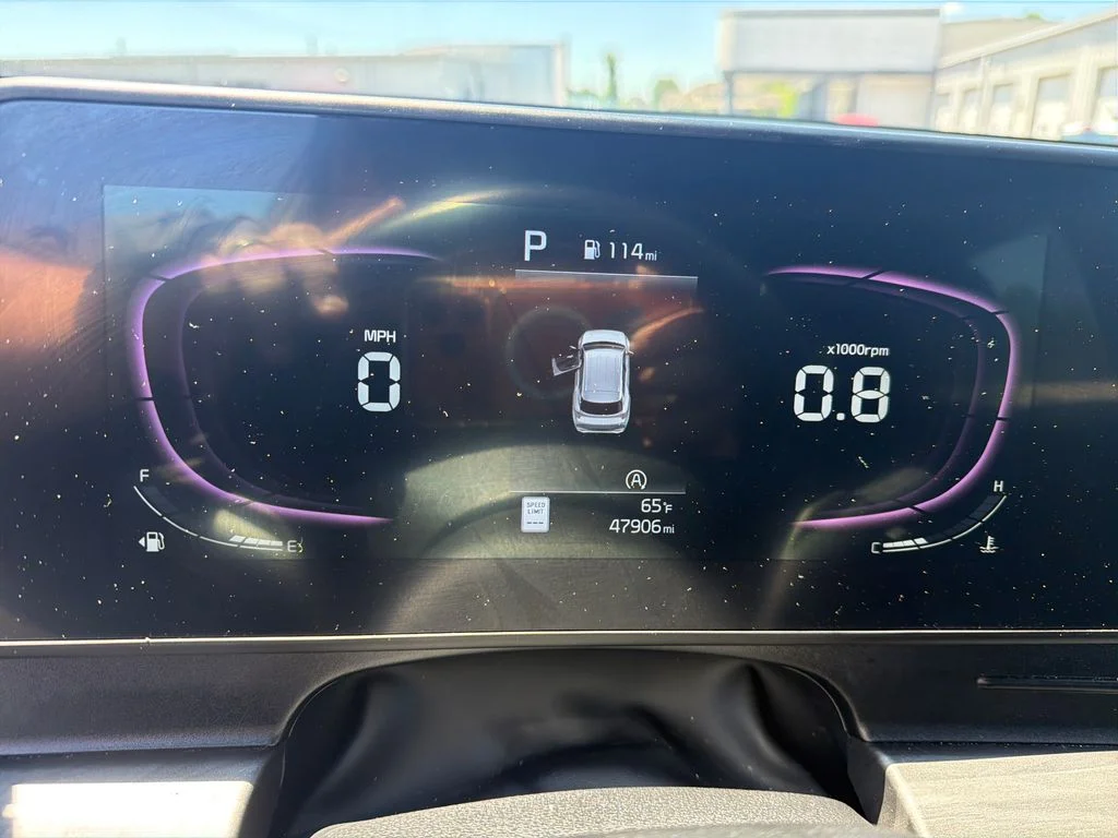 Used 2024 White Kia X-Line image 17