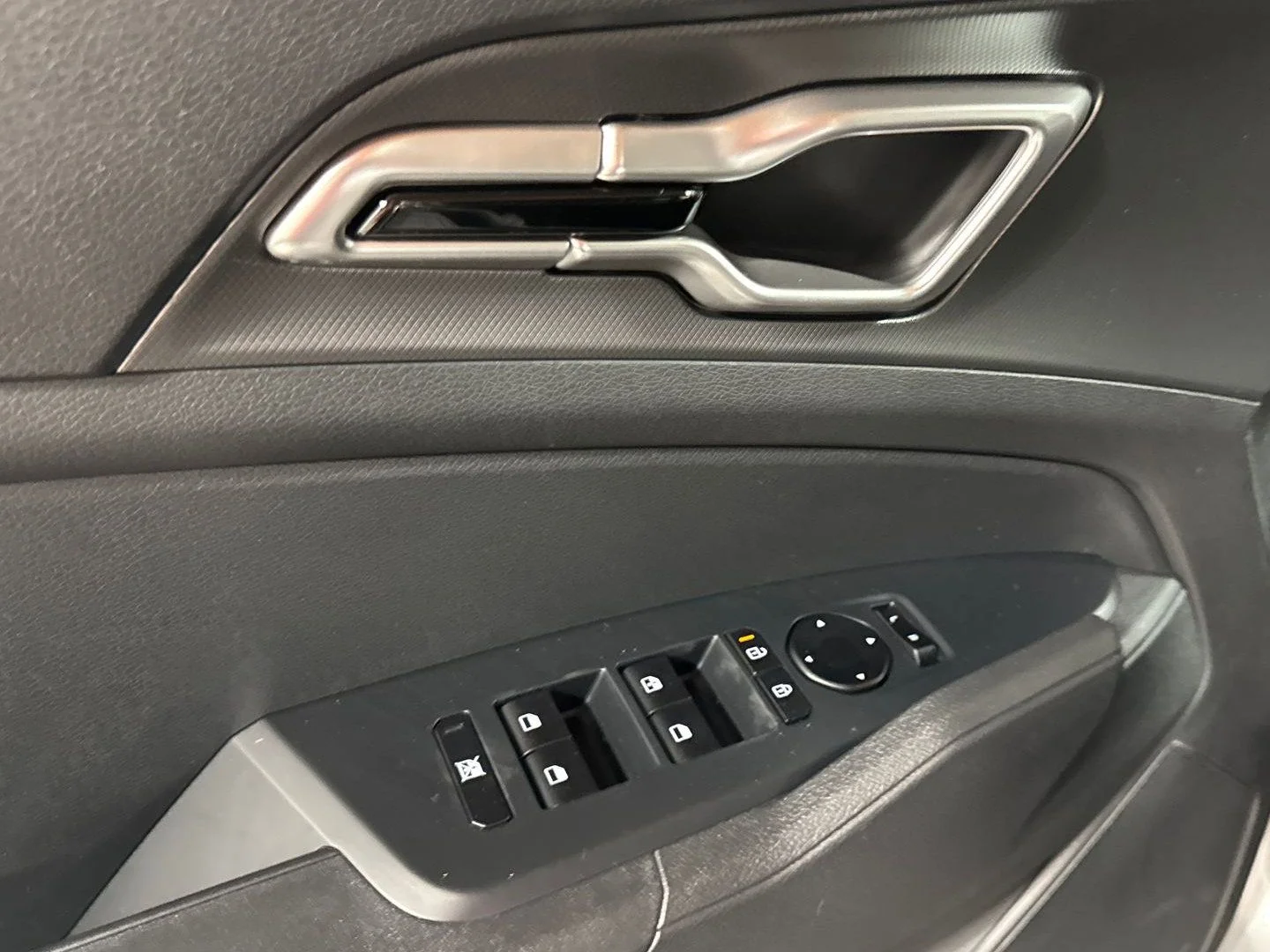 New 2026 Steel Gray Kia LX image 13