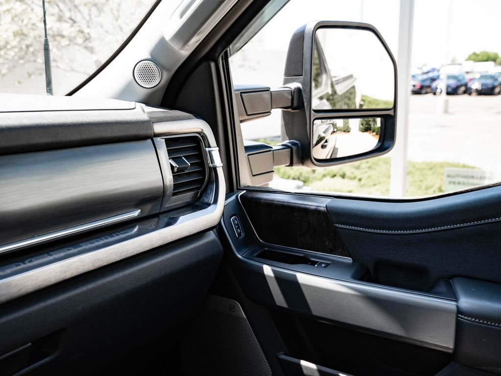 Used 2023 Agate Black Metallic Ford LARIAT image 43