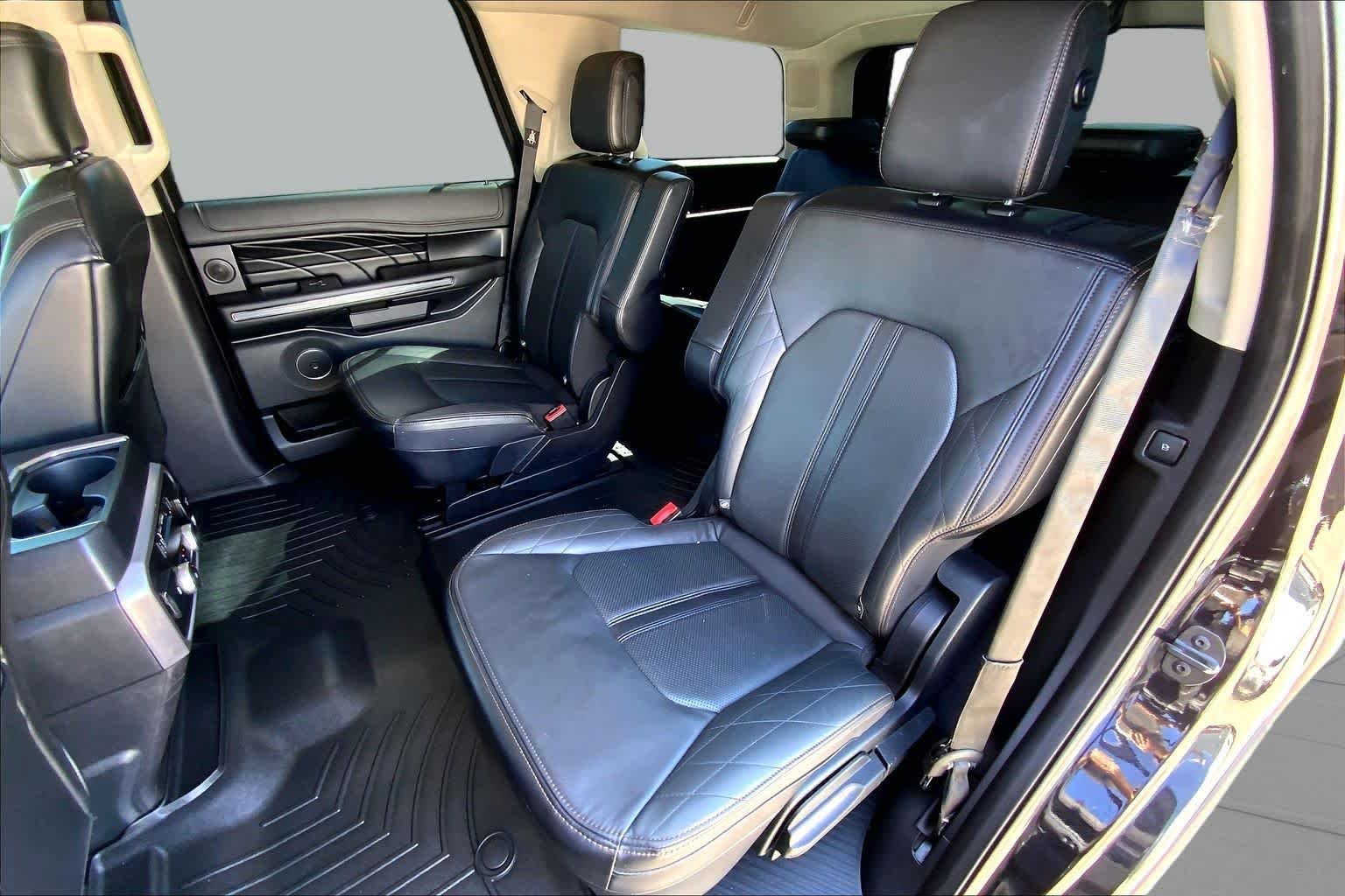 Used 2019 Agate Black Metallic Ford Platinum image 39