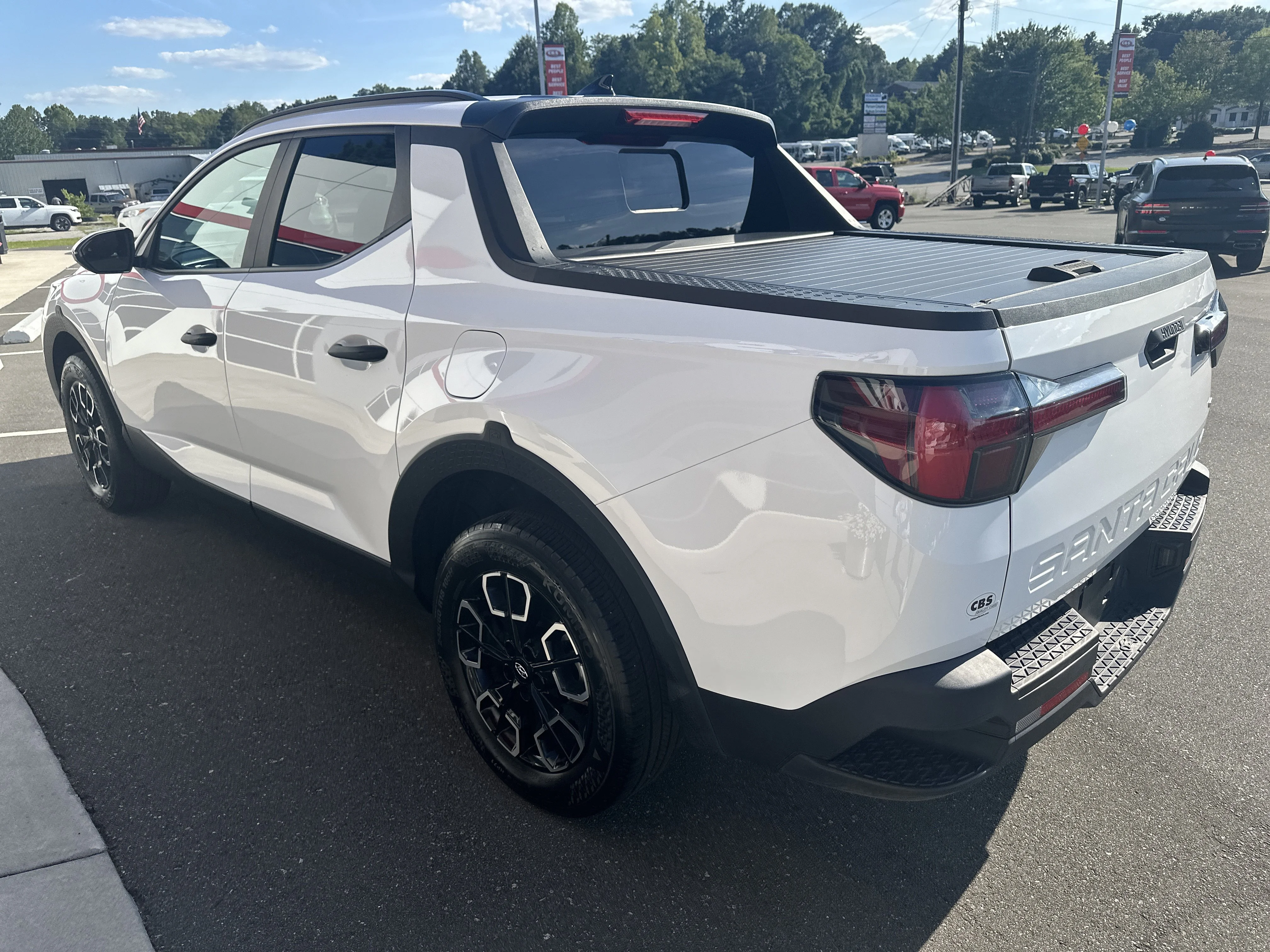 Used 2024 Atlas White Hyundai SEL image 6