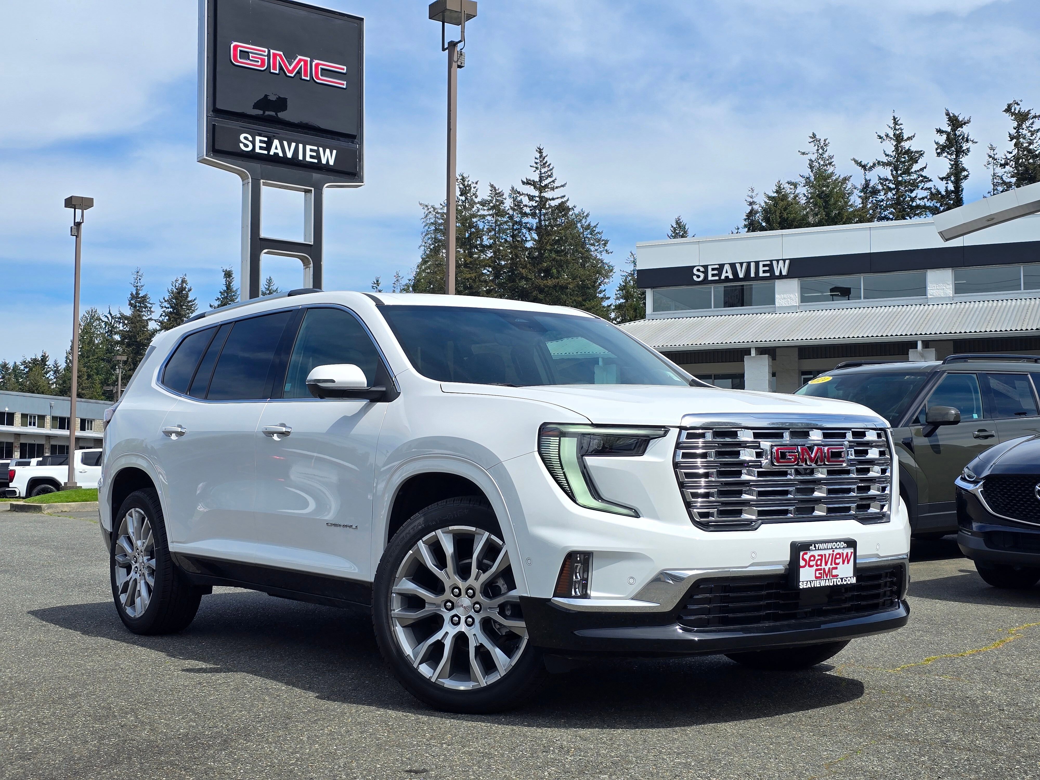 2025 GMC Acadia Denali AWD's photo