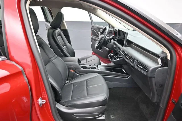 Used 2023 Red Lincoln Grand Touring image 31