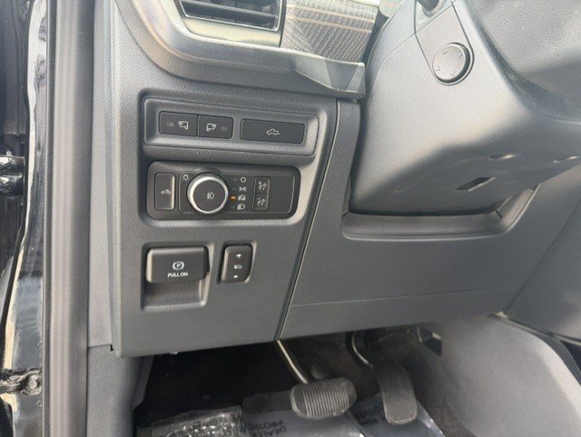 Used 2022 Black Metallic Ford Platinum image 16