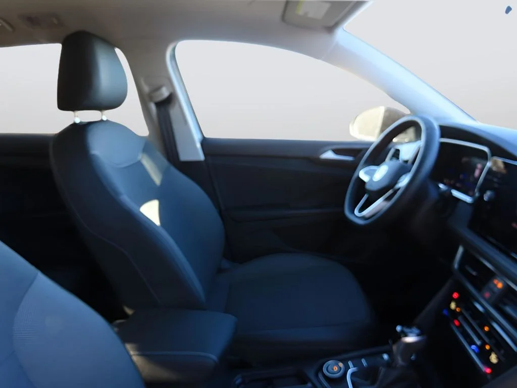 2025 Volkswagen Taos SE Black - Photo 12