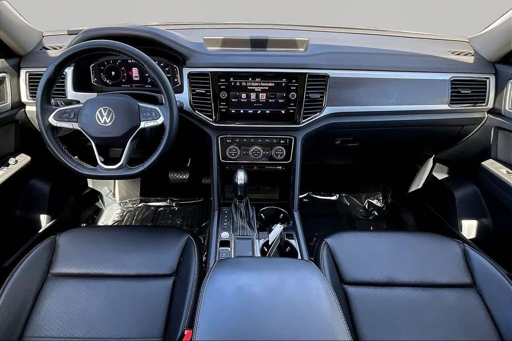 2022 Volkswagen Atlas SE w/Tech - Photo 7