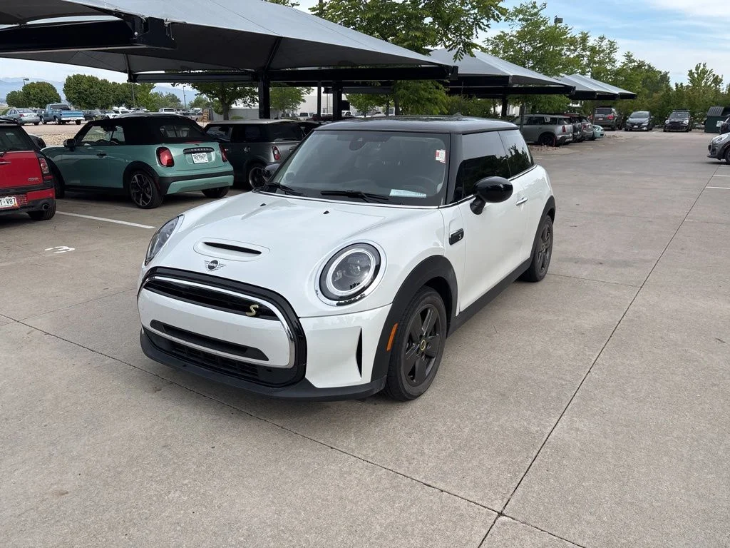 2024 MINI Hardtop Cooper SE's photo