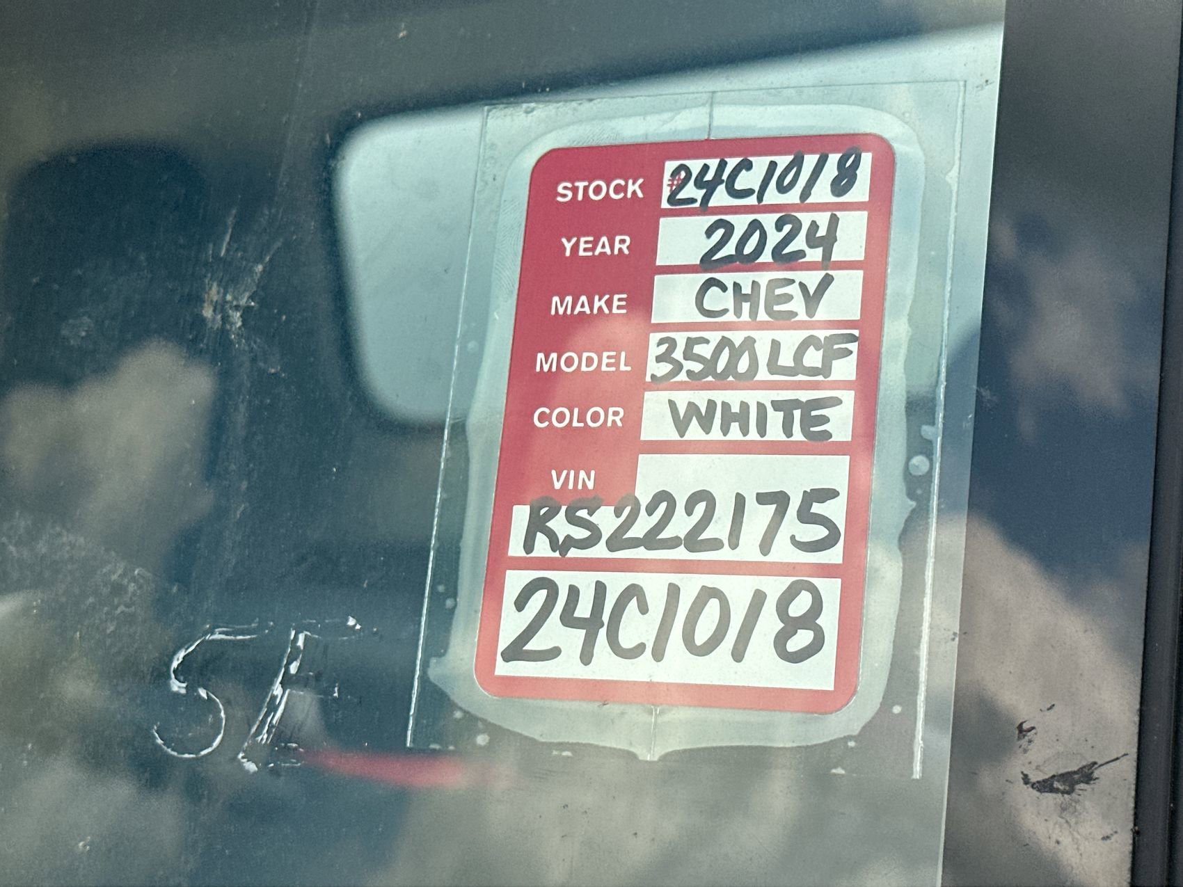 New 2024 Arc White Chevrolet 3500 image 25