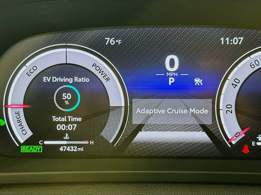 Used 2023 White Toyota XLE image 14