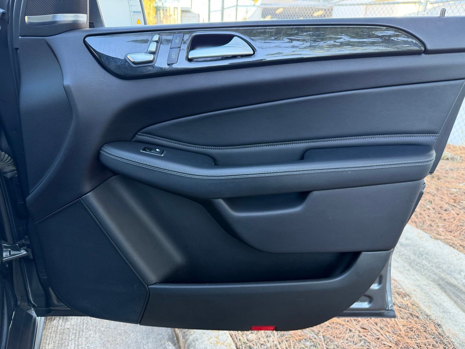 Used 2017 Gray Mercedes-Benz GLE 350 image 21