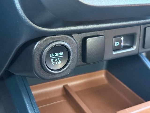 Used 2024 Red Ford Lariat image 19