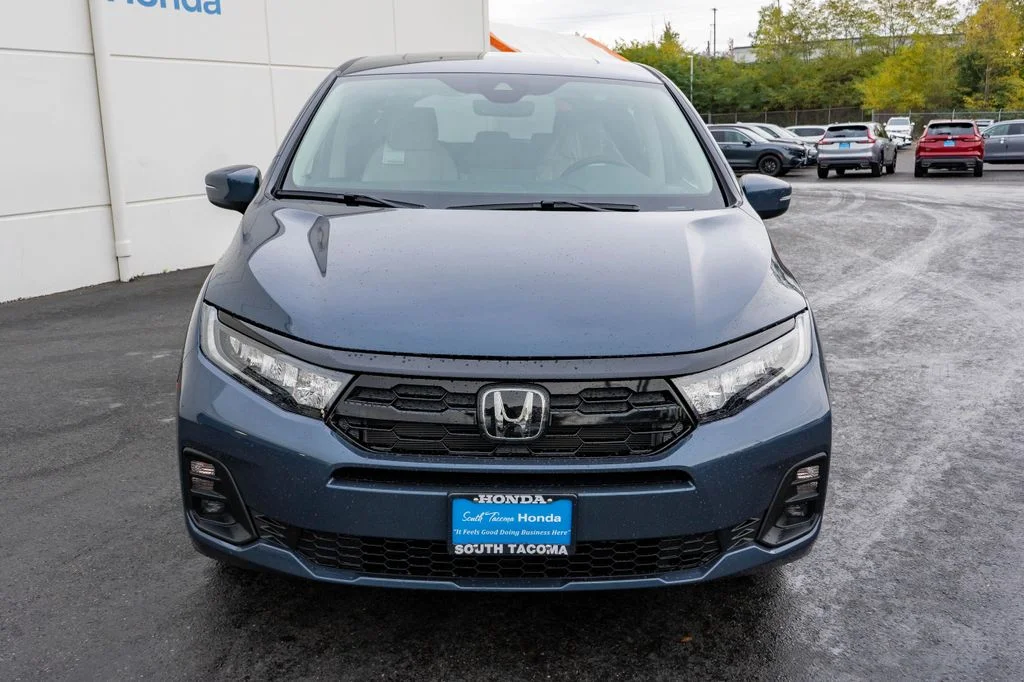 New 2026 Smoke Blue Pearl Honda Touring image 3