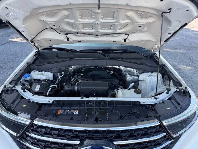 Certified Used 2020 White Metallic Ford XLT image 22