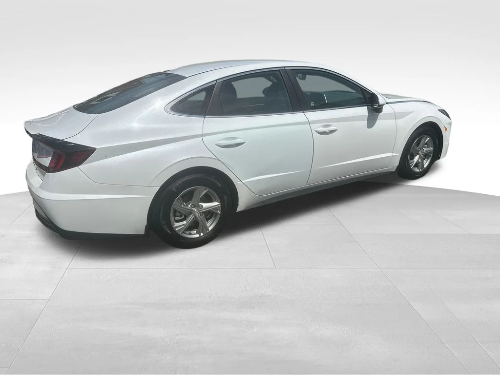 Used 2021 Gray Hyundai SE image 21