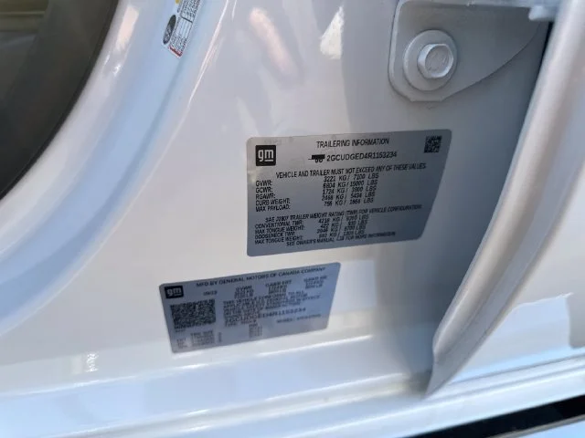 Used 2024 Summit White Chevrolet LTZ image 34