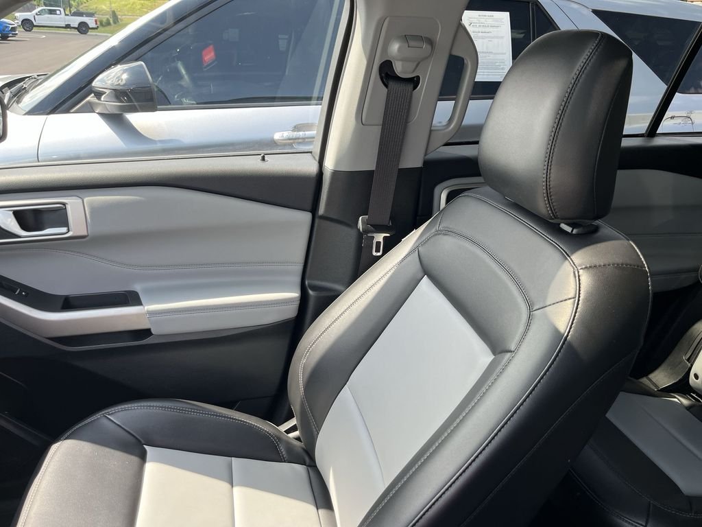 Used 2023 Blue Ford XLT image 25