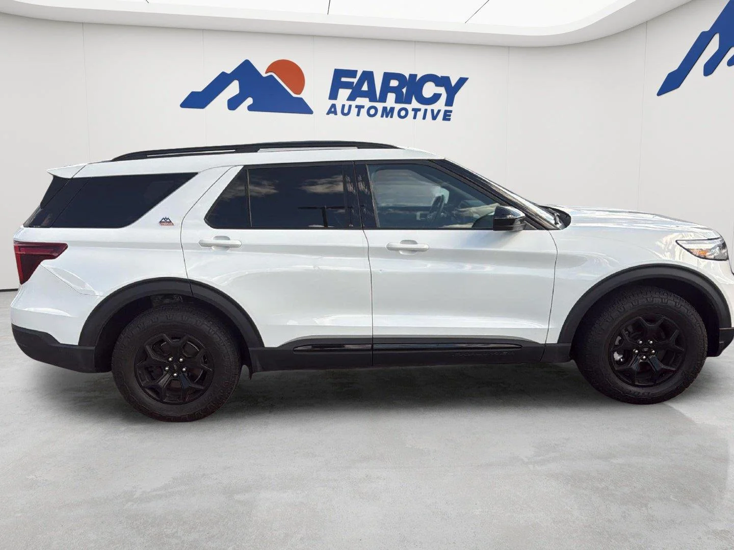 Used 2024 Star White Metallic Tri-Coat Ford Timberline image 4