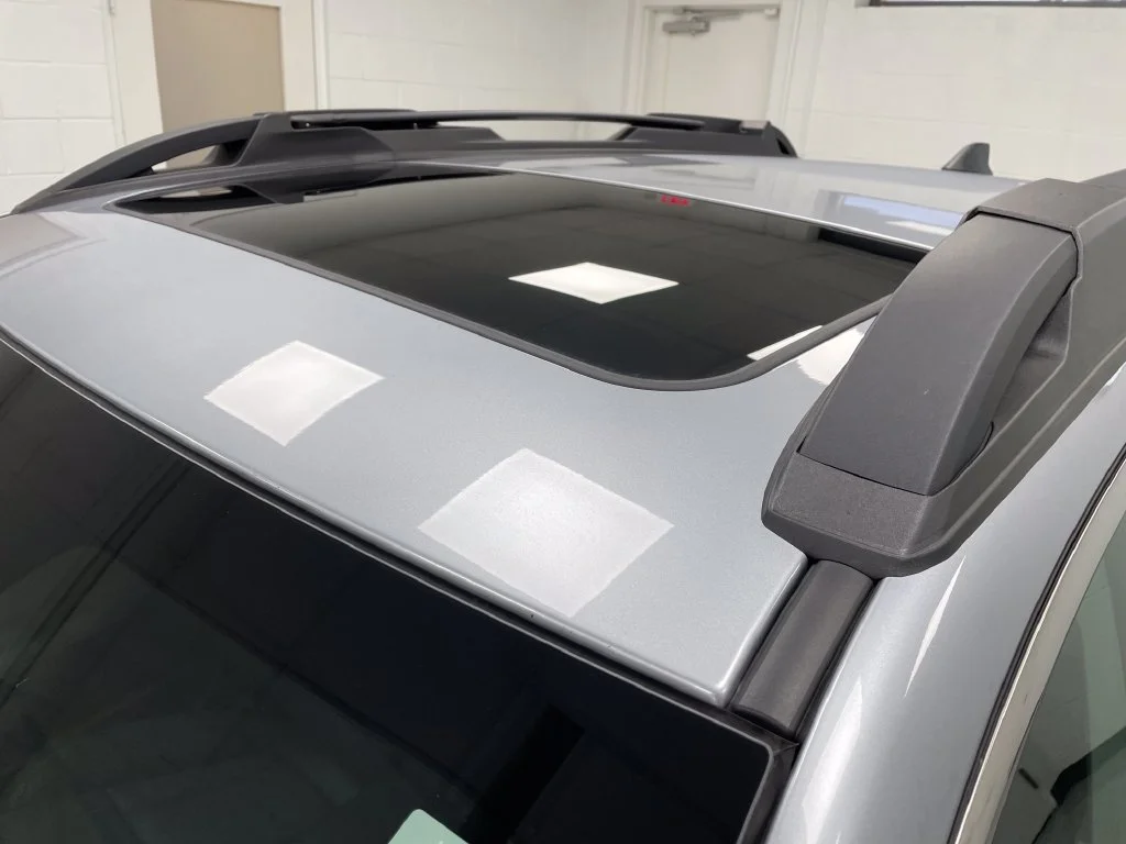 Used 2025 Ice Silver Metallic Subaru Limited image 4