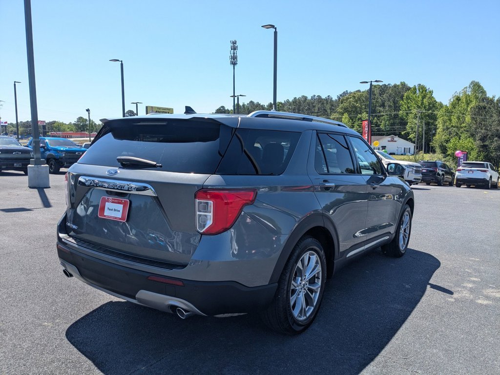 Used 2023  Ford Limited image 5