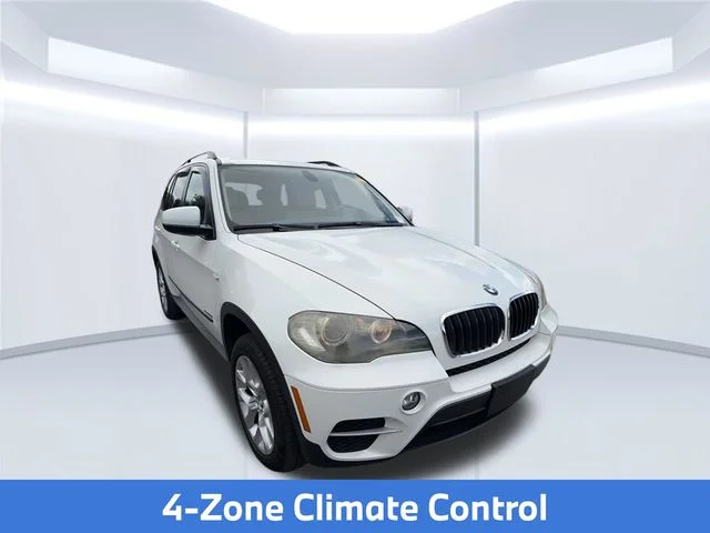 Used 2011 White BMW xDrive35i image 3