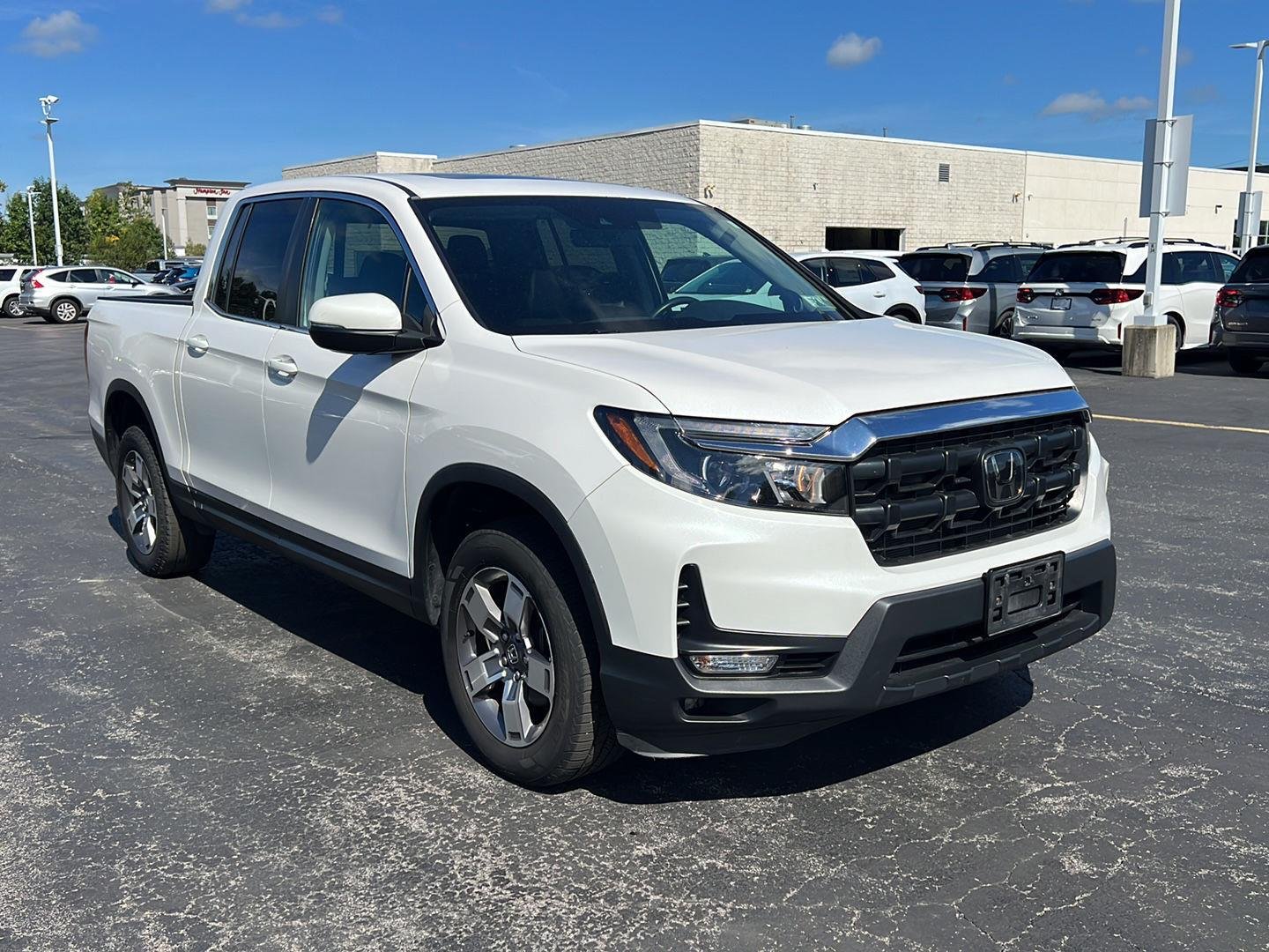 Used 2024 Platinum White Pearl Honda RTL image 15