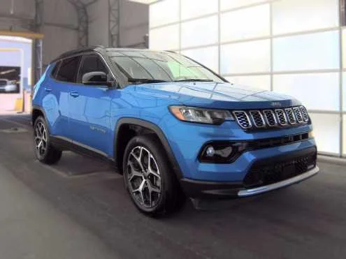 Used 2025 Hydro Blue Pearlcoat Jeep Limited image 3