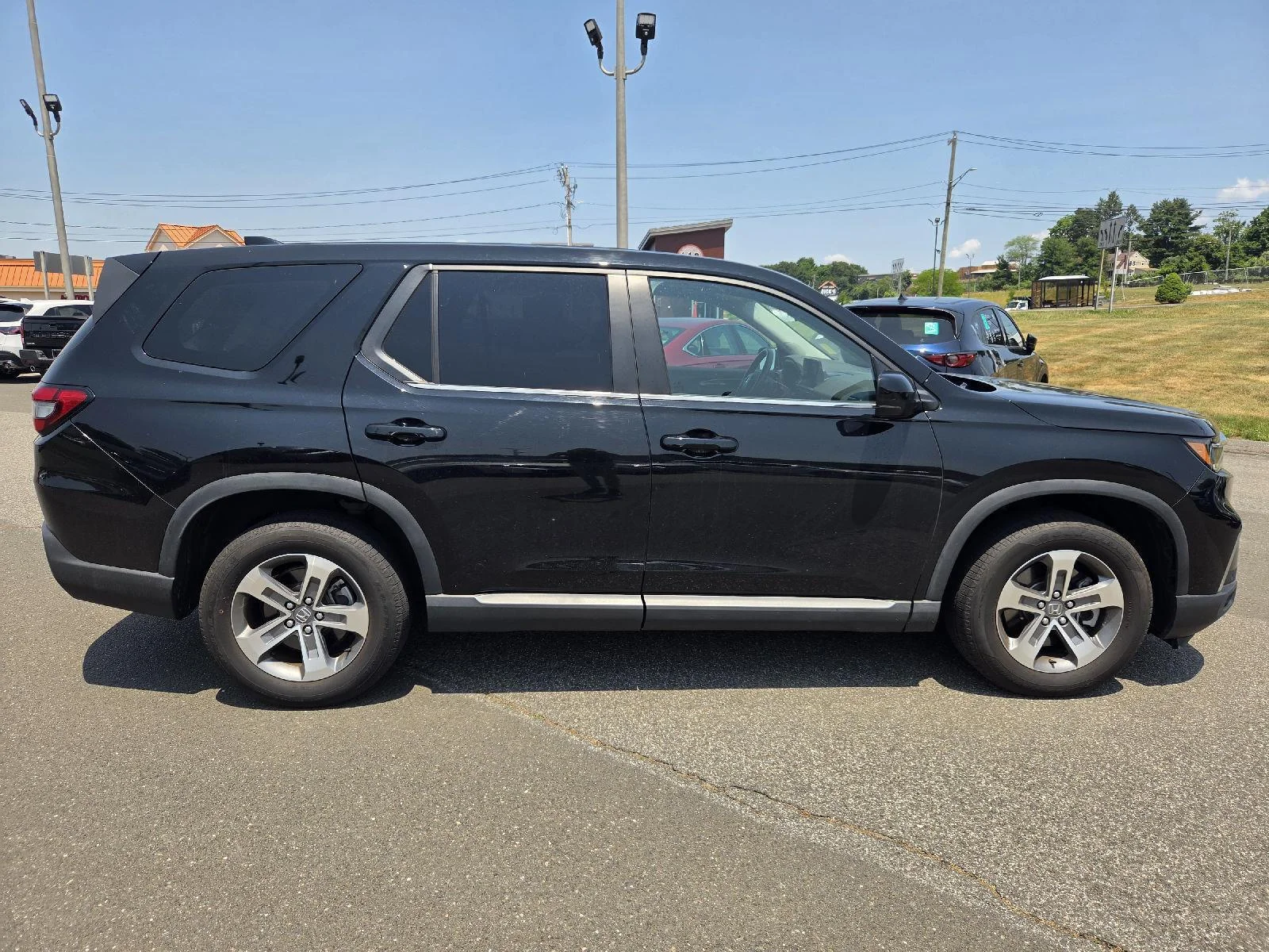 Used 2023  Honda EX-L image 5