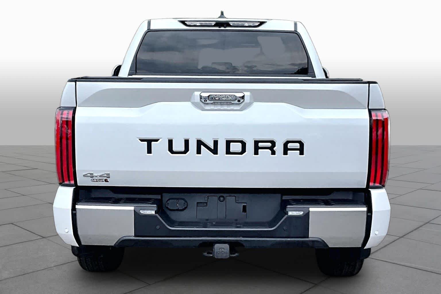 Used 2025 Wind Chill Pearl Toyota Limited image 5