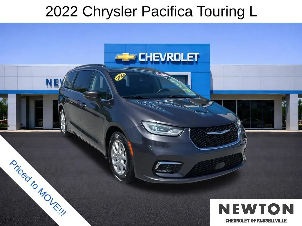 2022 Chrysler Pacifica Touring L's photo
