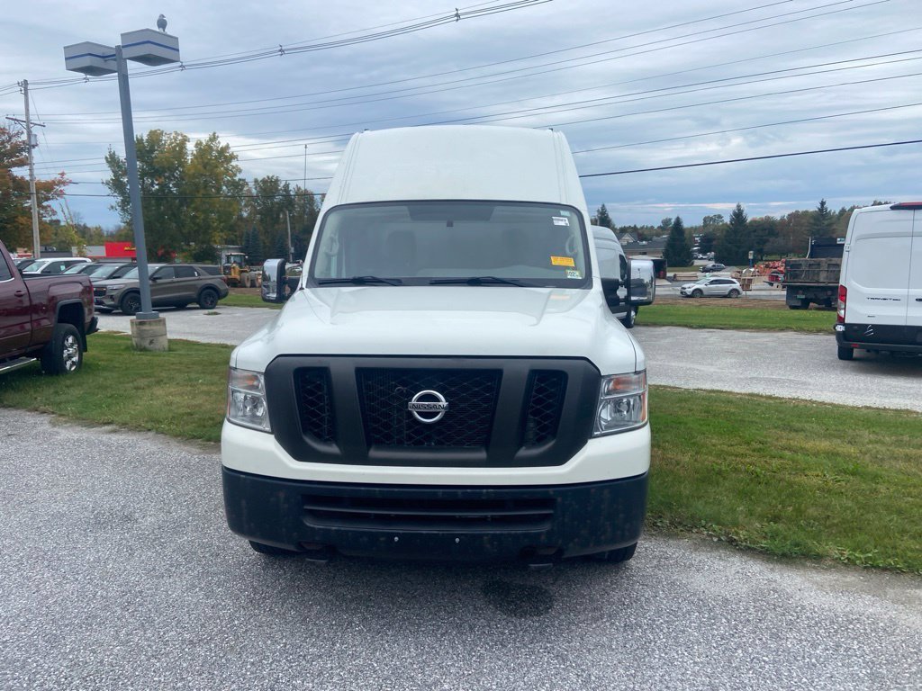 Used 2020 Glacier White Nissan S image 2