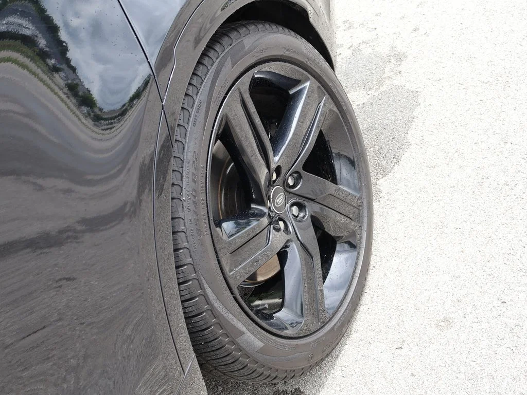 2025 Land Rover Discovery Metropolitan Edition - Photo 39