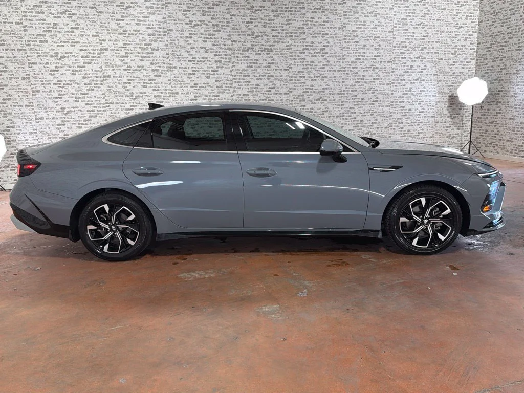Used 2024 Transmission Blue Hyundai SEL image 8