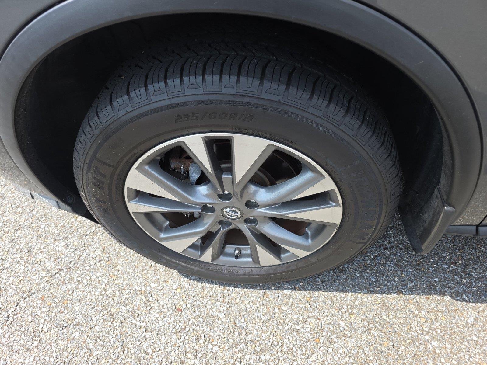 Used 2016 Gun Metallic Nissan SV image 24