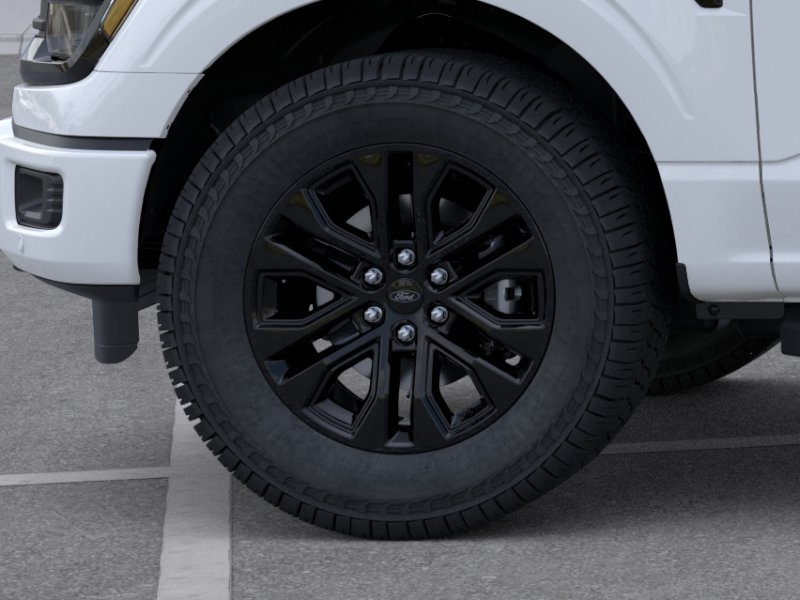New 2026 Oxford White Ford XLT image 19