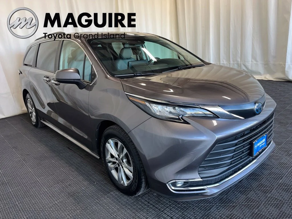Used 2022 Gray Toyota XLE image 34