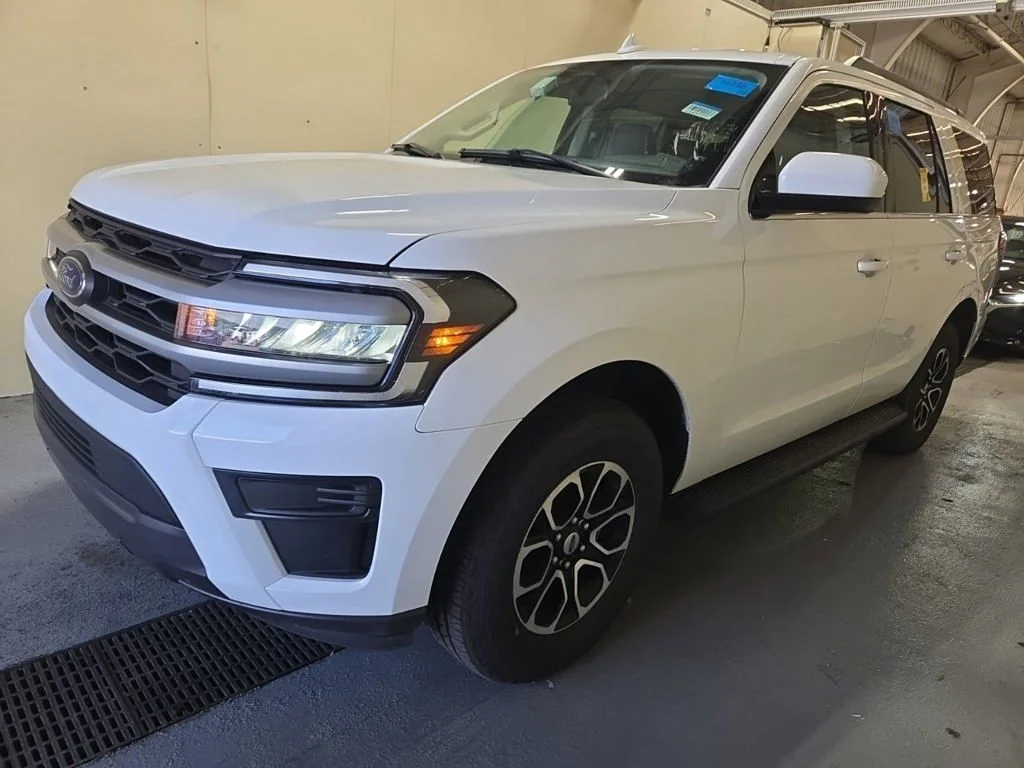 Used 2024 White Ford XLT image 2
