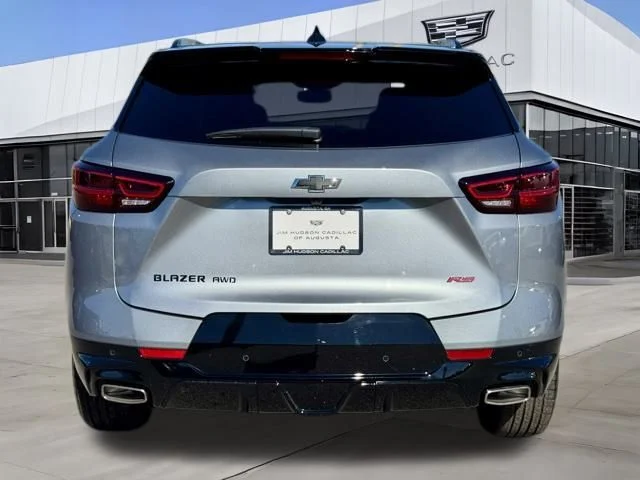 Used 2025 Gray Chevrolet RS image 5